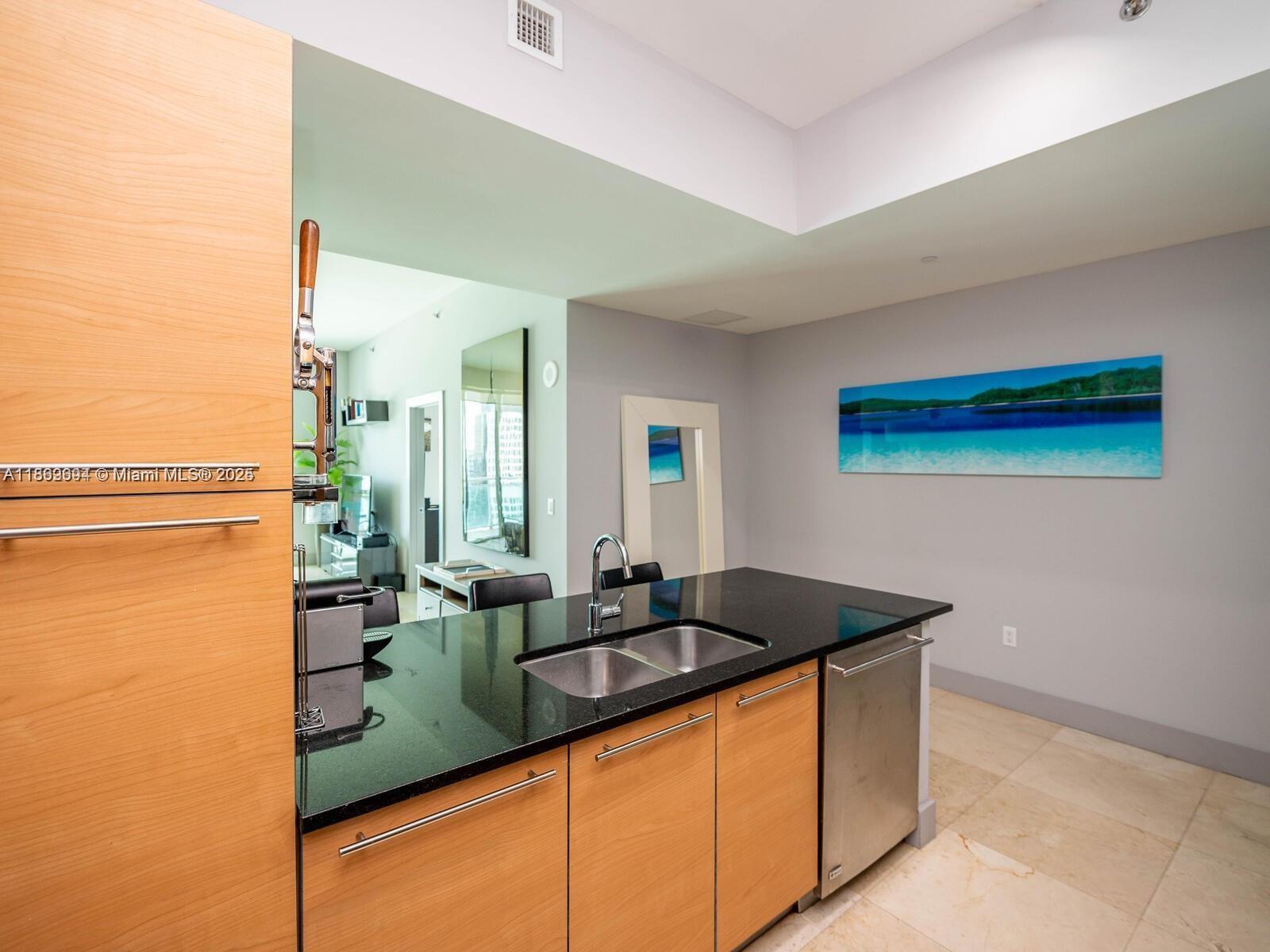 THE PLAZA 851 BRICKELL CO - Residential Lease