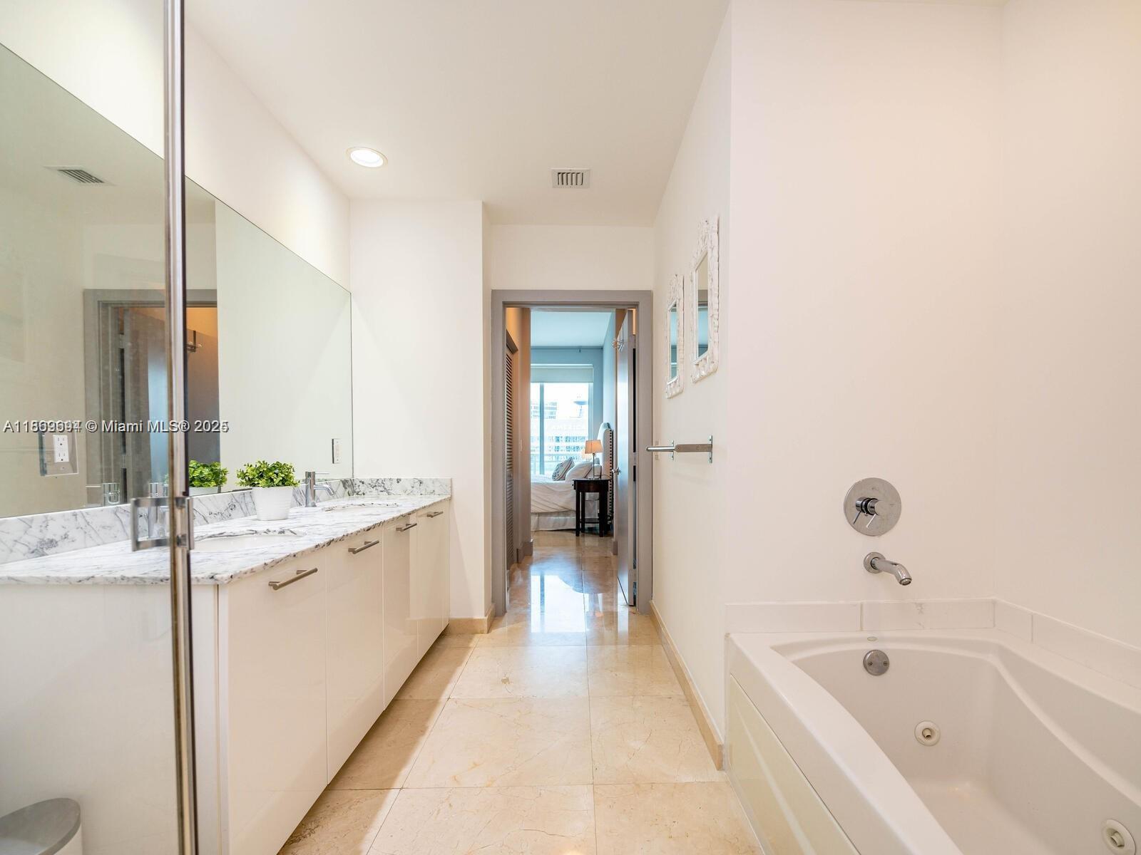 THE PLAZA 851 BRICKELL CO - Residential Lease