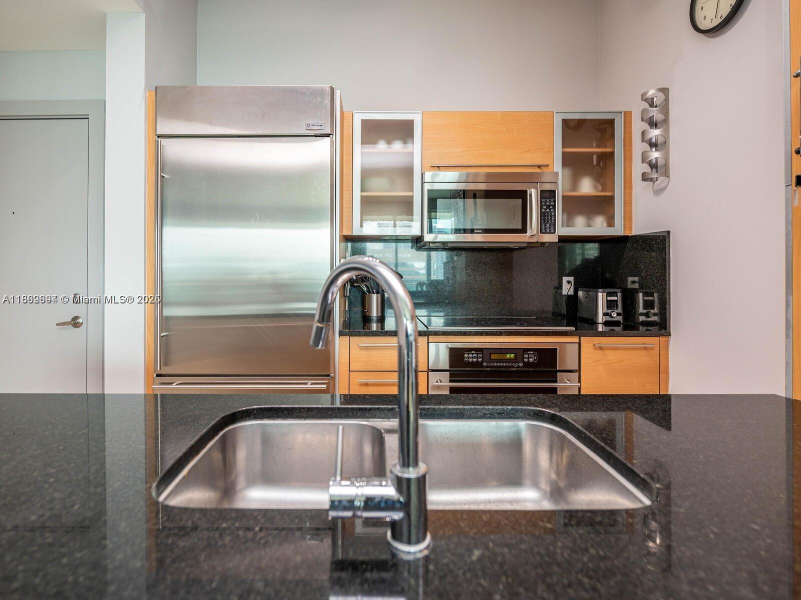 THE PLAZA 851 BRICKELL CO - Residential Lease