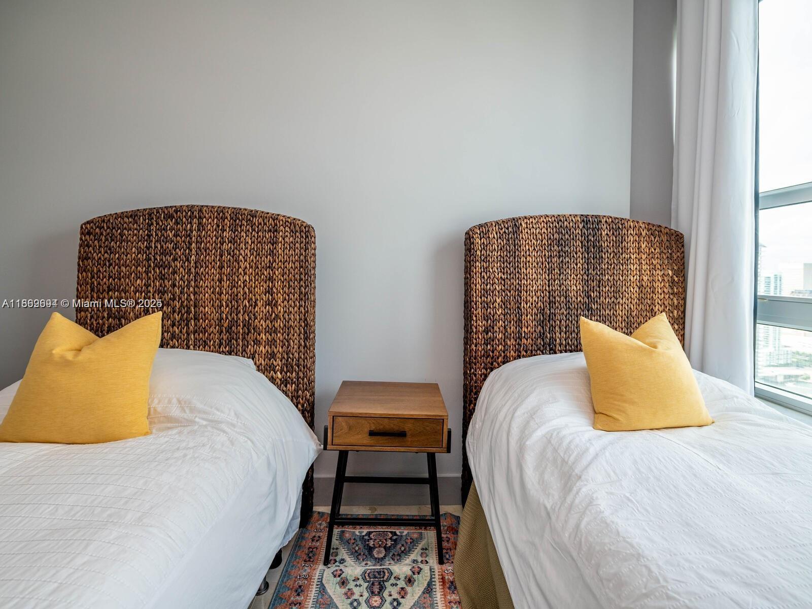 THE PLAZA 851 BRICKELL CO - Residential Lease