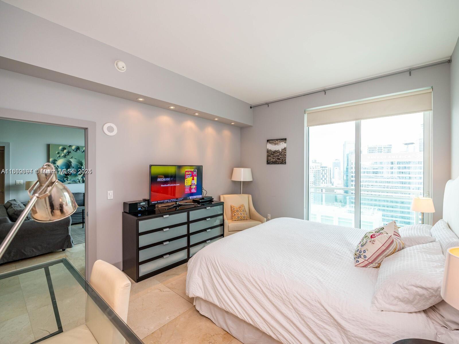 THE PLAZA 851 BRICKELL CO - Residential Lease