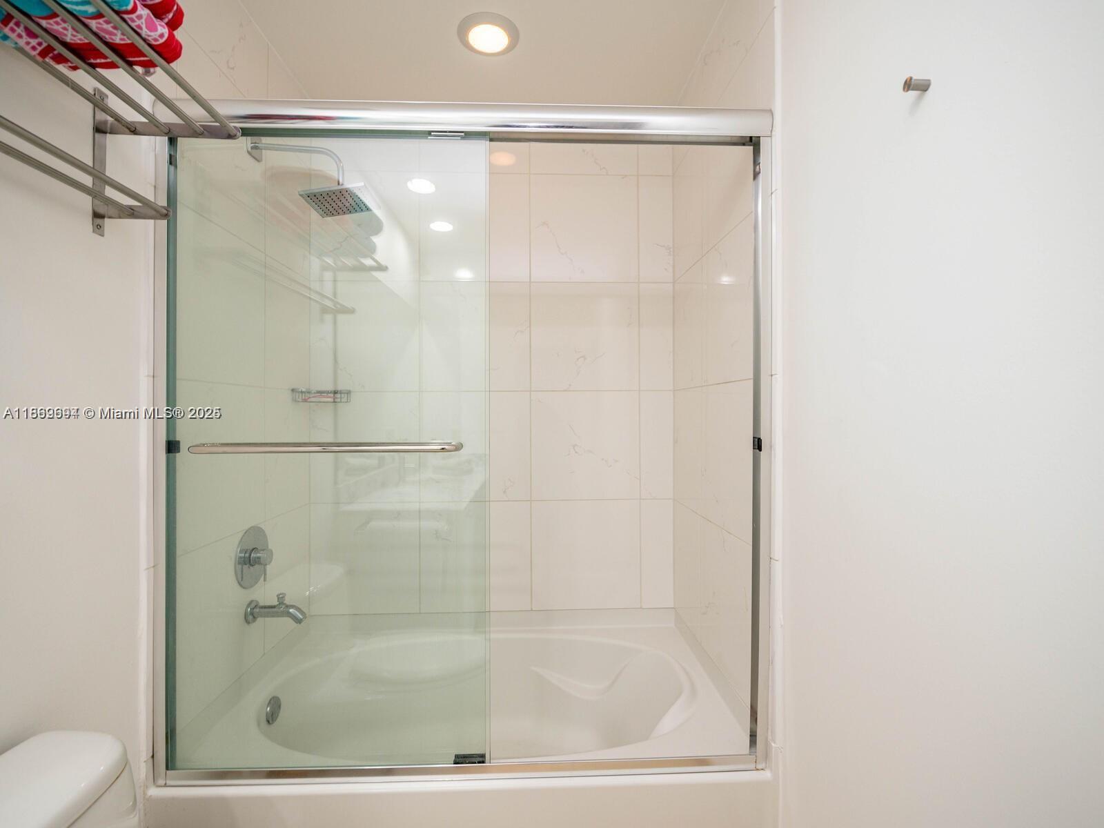 THE PLAZA 851 BRICKELL CO - Residential Lease