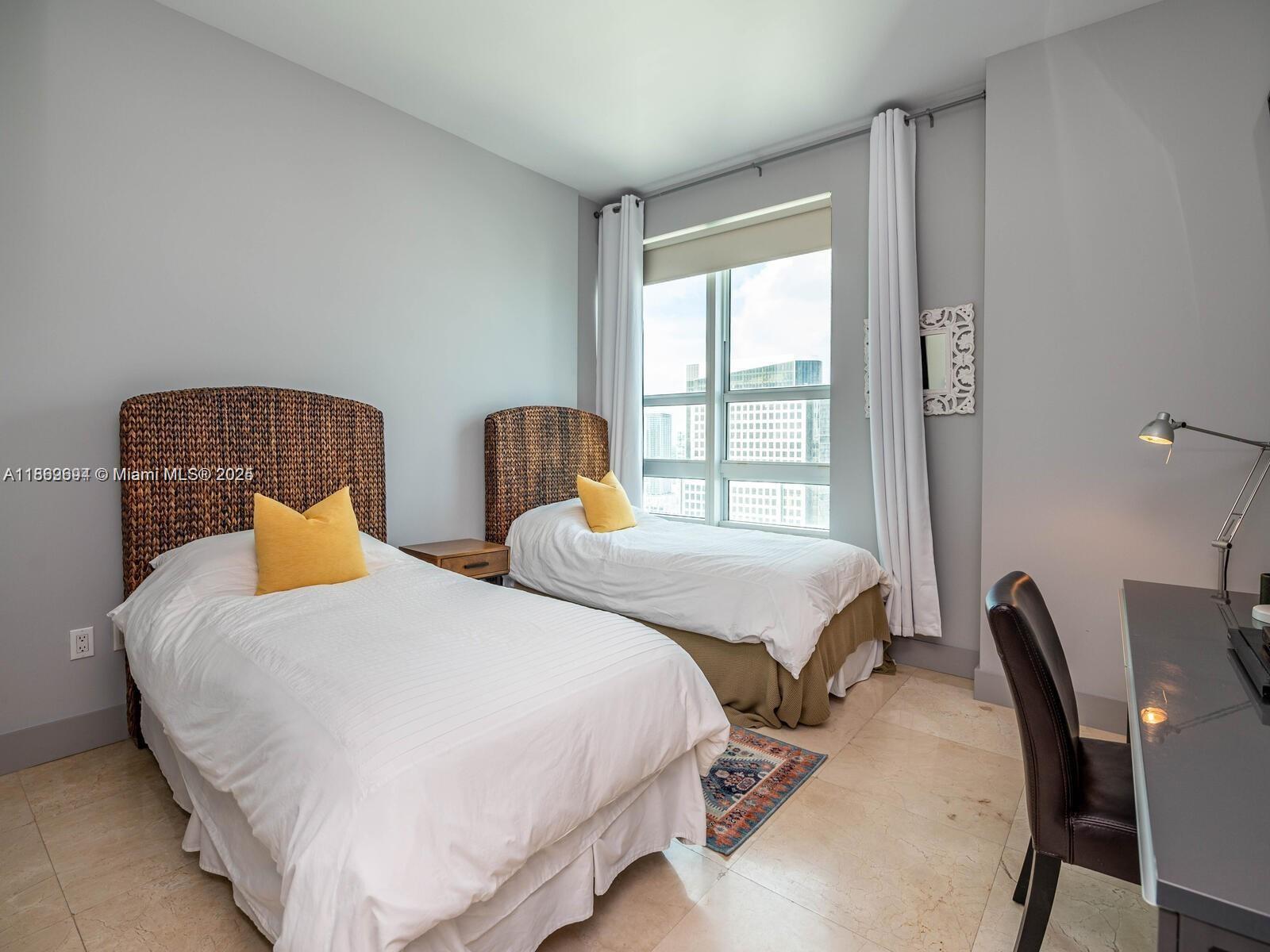 THE PLAZA 851 BRICKELL CO - Residential Lease