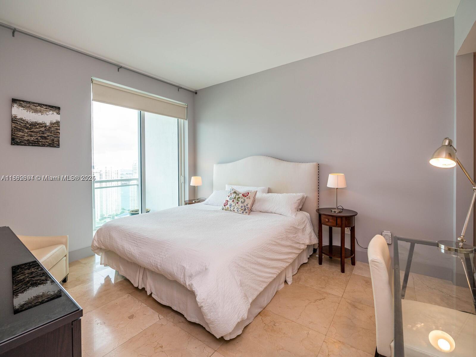 THE PLAZA 851 BRICKELL CO - Residential Lease