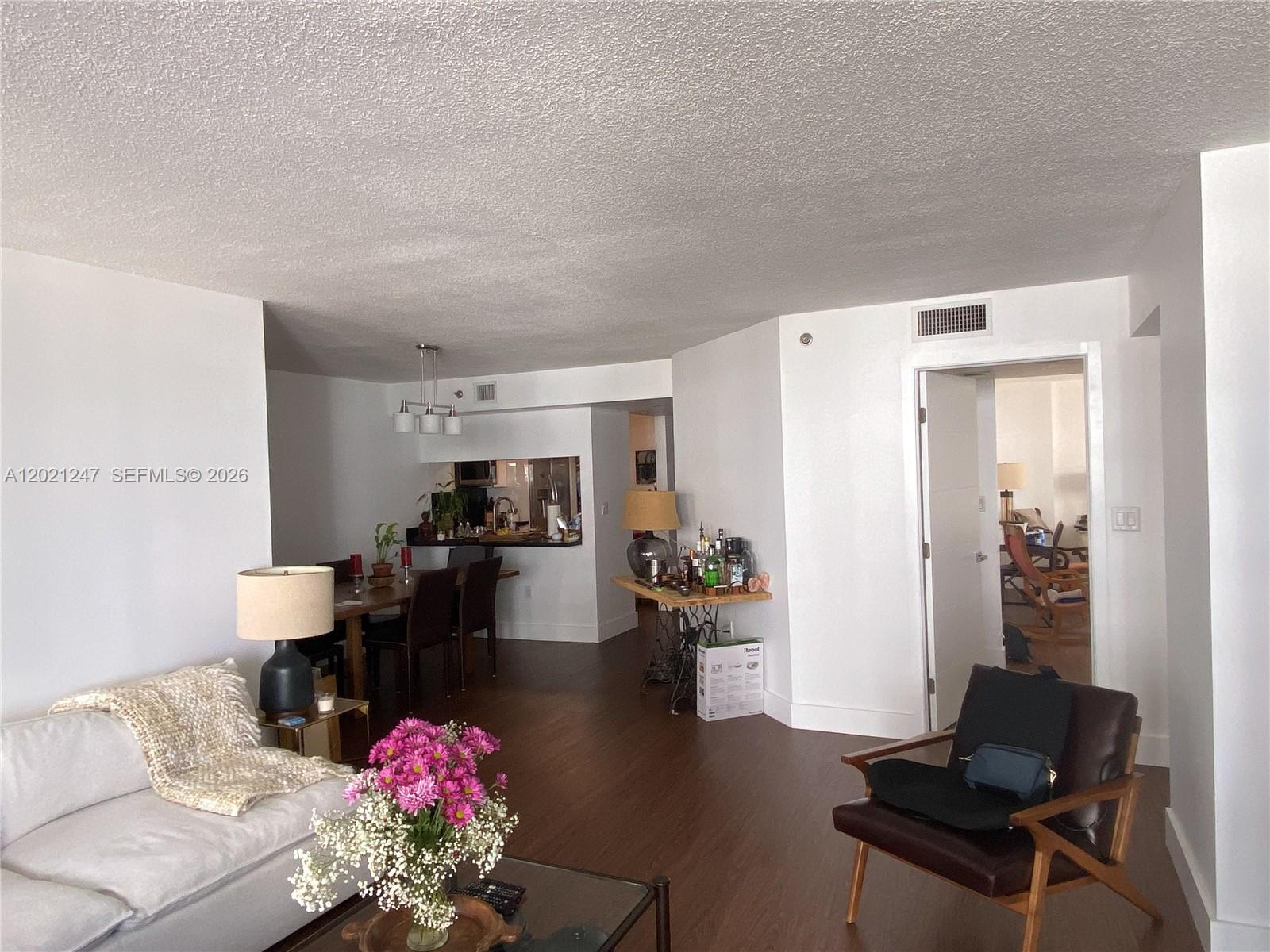LEXCELLENCE CONDO - Residential