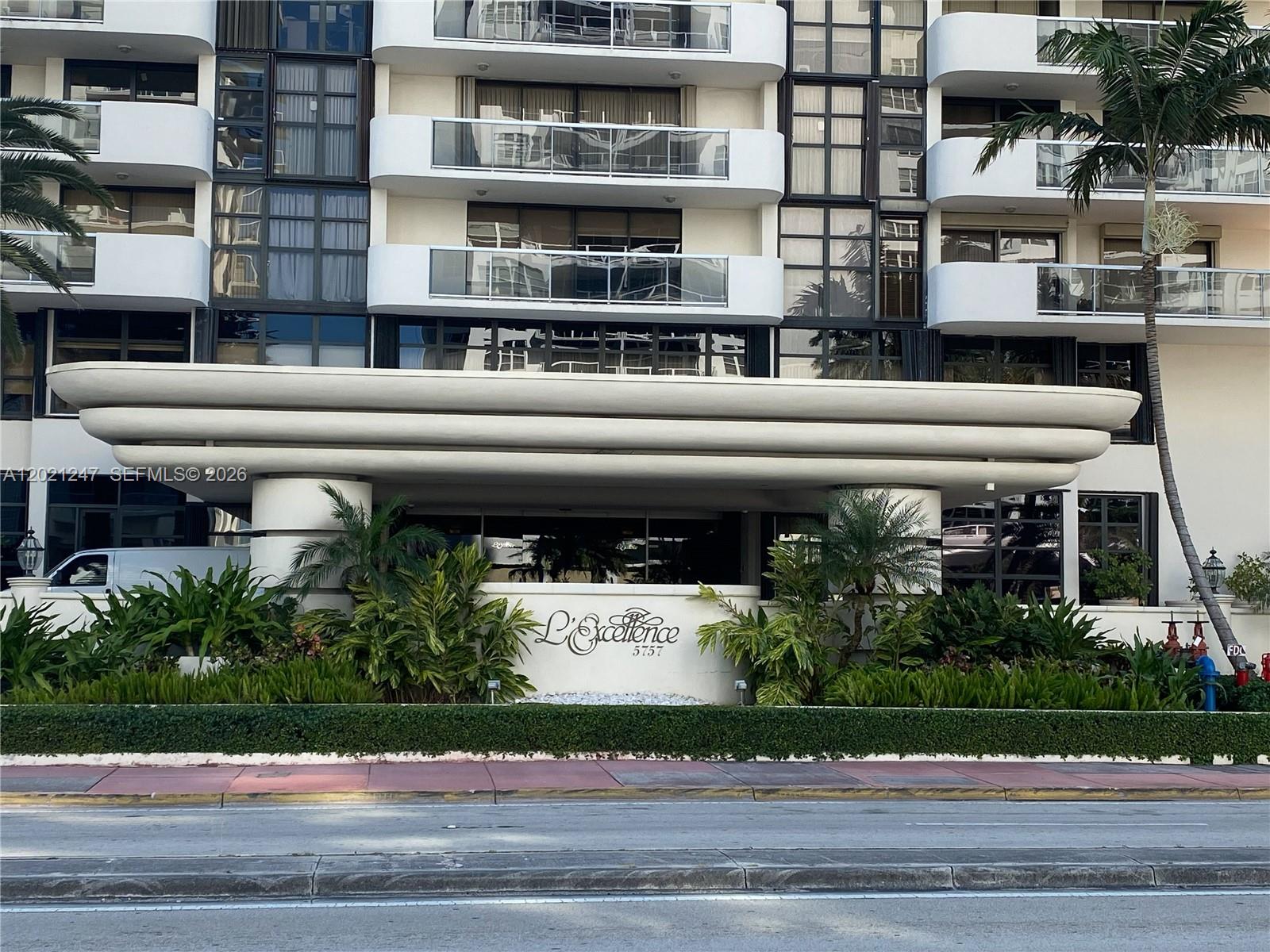 LEXCELLENCE CONDO - Residential