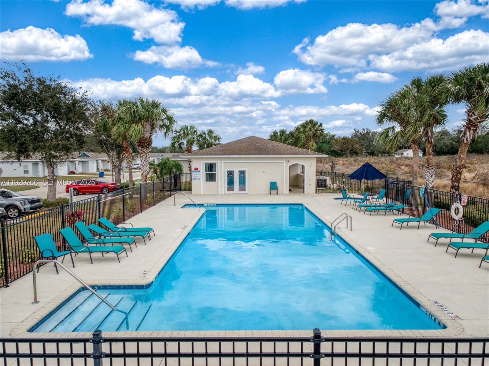 Las Villas at Kenilworth - Residential