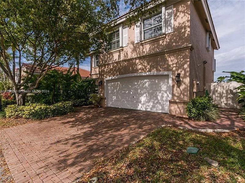 WEST LAKE VILLAGE PLAT - Residential