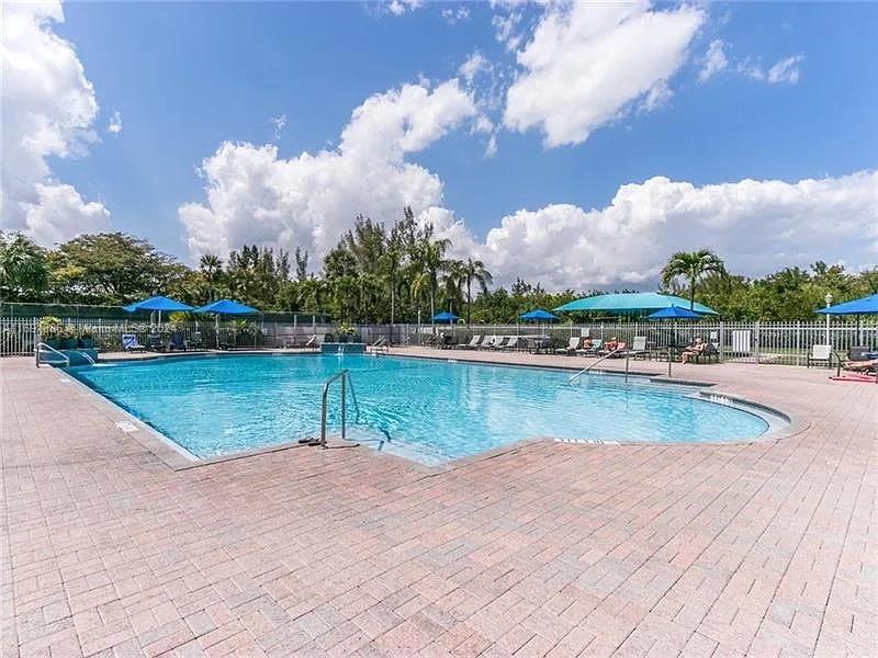 WEST LAKE VILLAGE PLAT - Residential