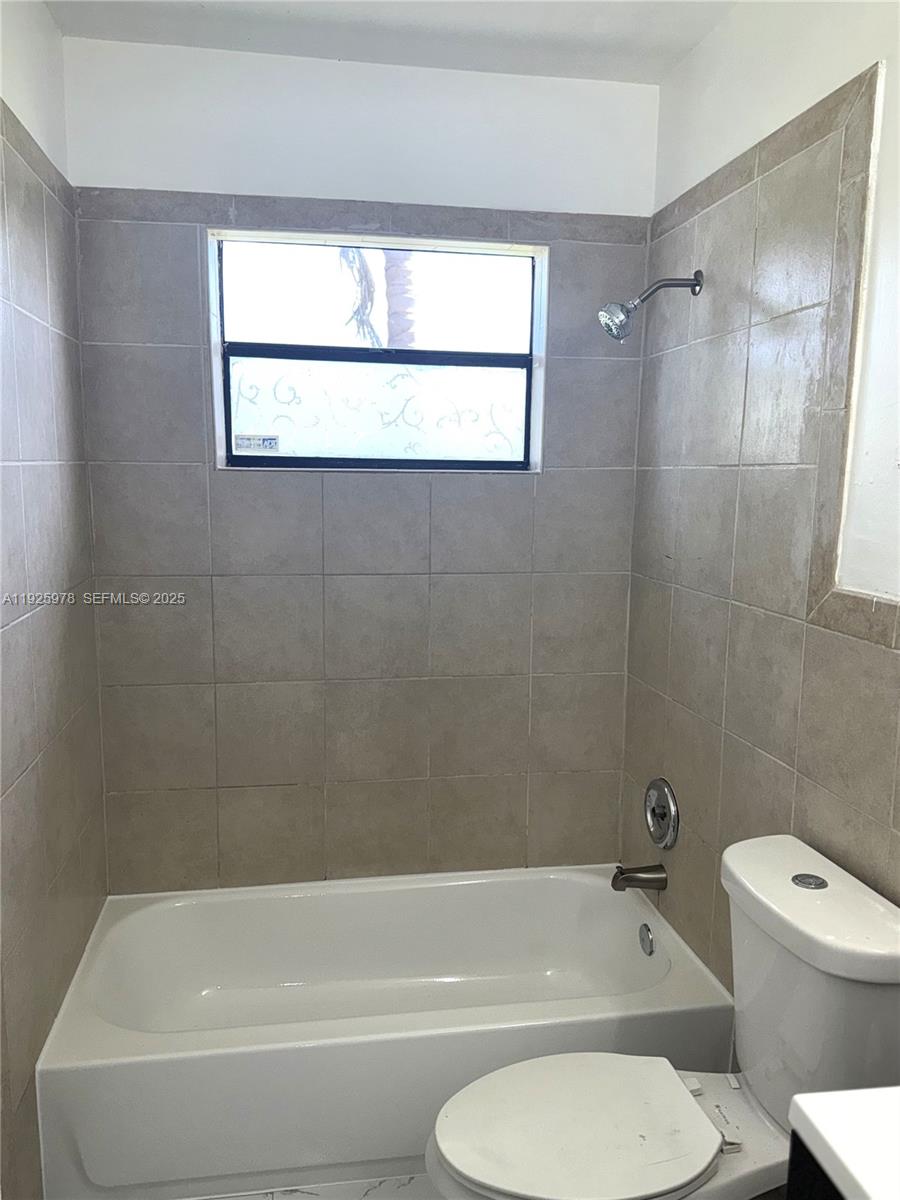 LINCOLN ESTS - Residential