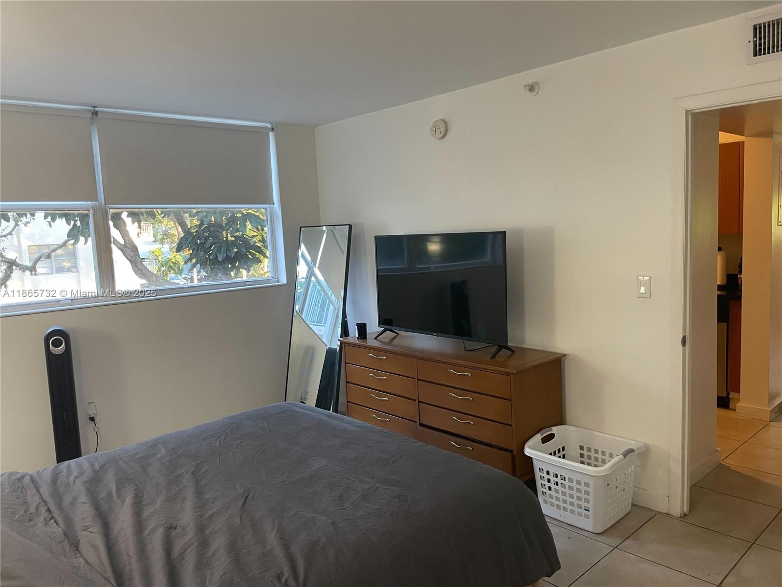 NIRVANA CONDO NO FIVE CON - Residential