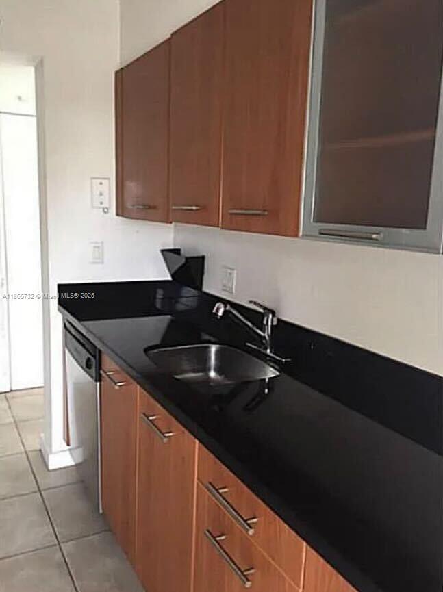 NIRVANA CONDO NO FIVE CON - Residential