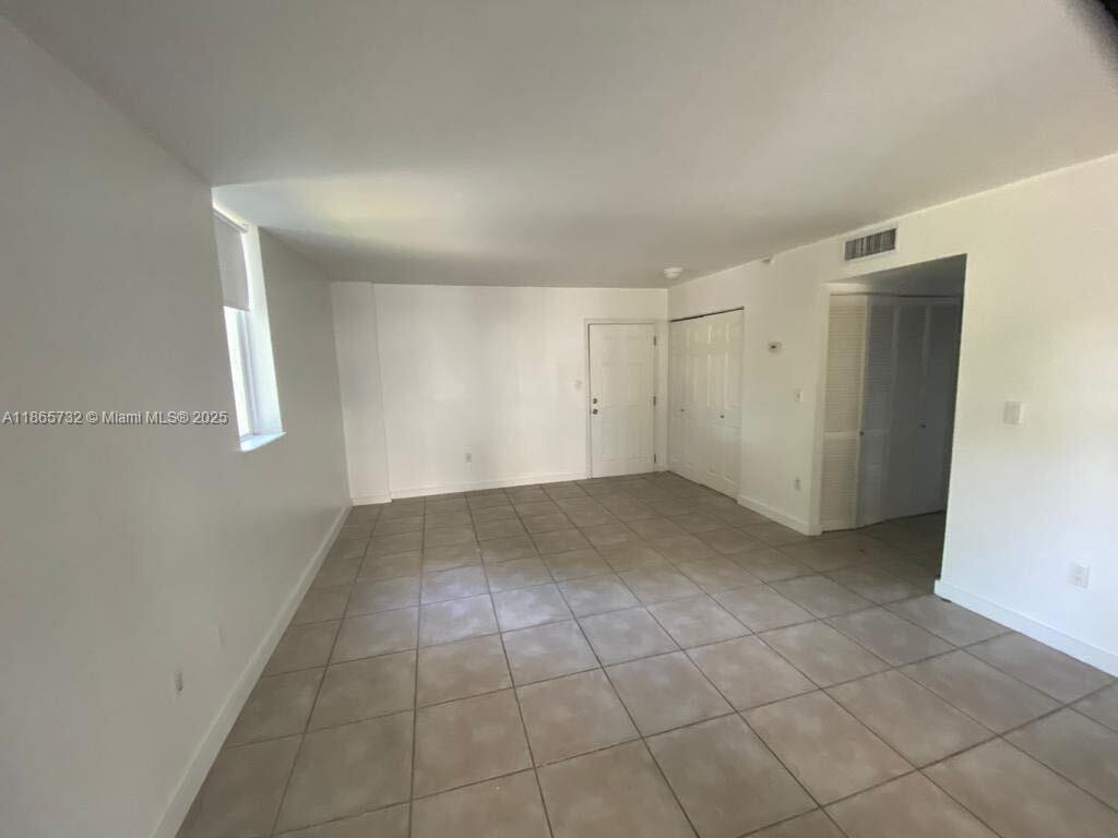 NIRVANA CONDO NO FIVE CON - Residential