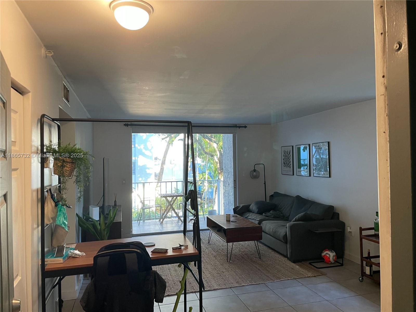 NIRVANA CONDO NO FIVE CON - Residential