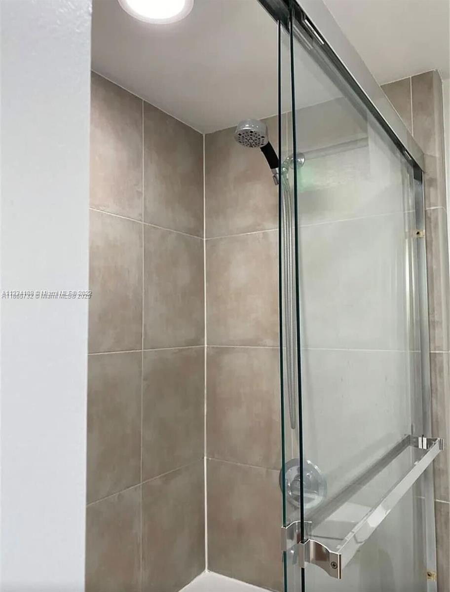 NIRVANA CONDO NO FIVE CON - Residential