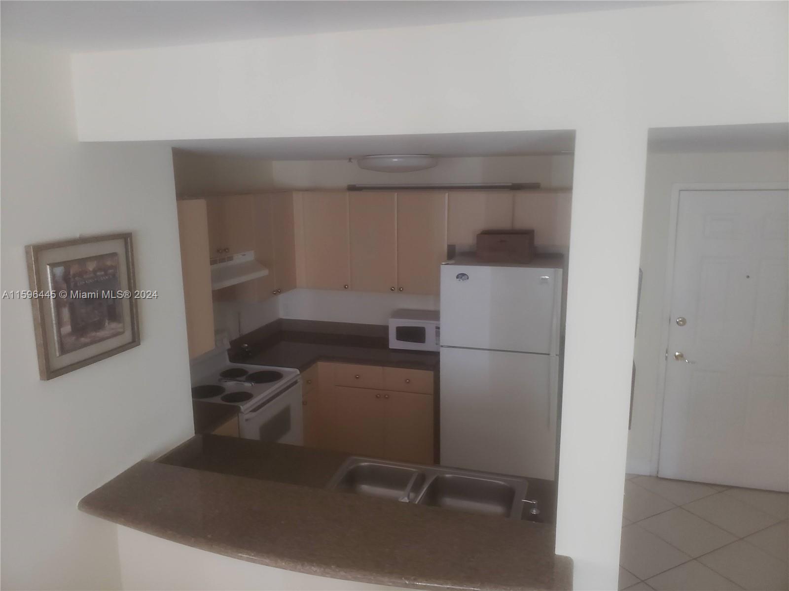 SHAMROCK BY THE GABLES CO - Residential Lease