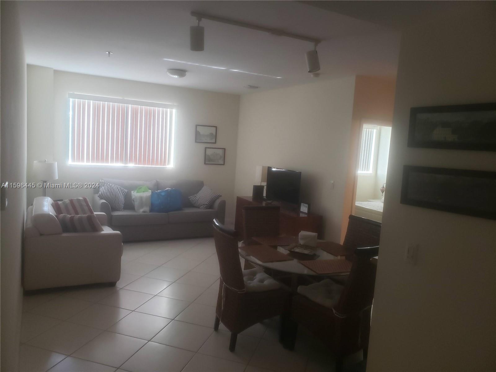 SHAMROCK BY THE GABLES CO - Residential Lease