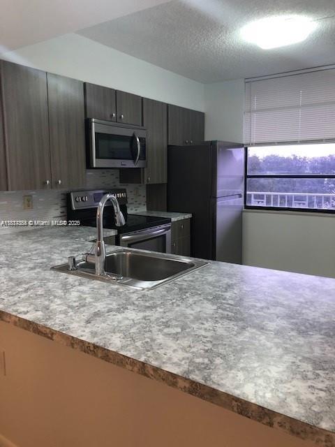 CONDO 21 WHITEHALL - Residential Lease