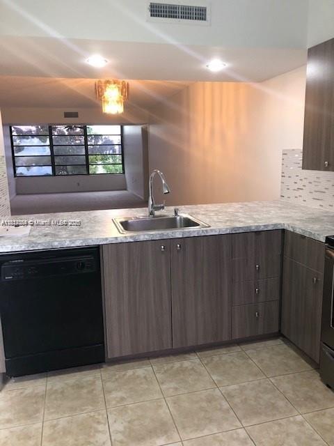 CONDO 21 WHITEHALL - Residential Lease