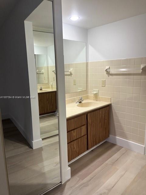 CONDO 21 WHITEHALL - Residential Lease