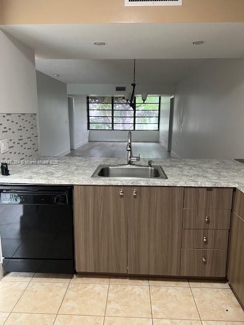 CONDO 21 WHITEHALL - Residential Lease