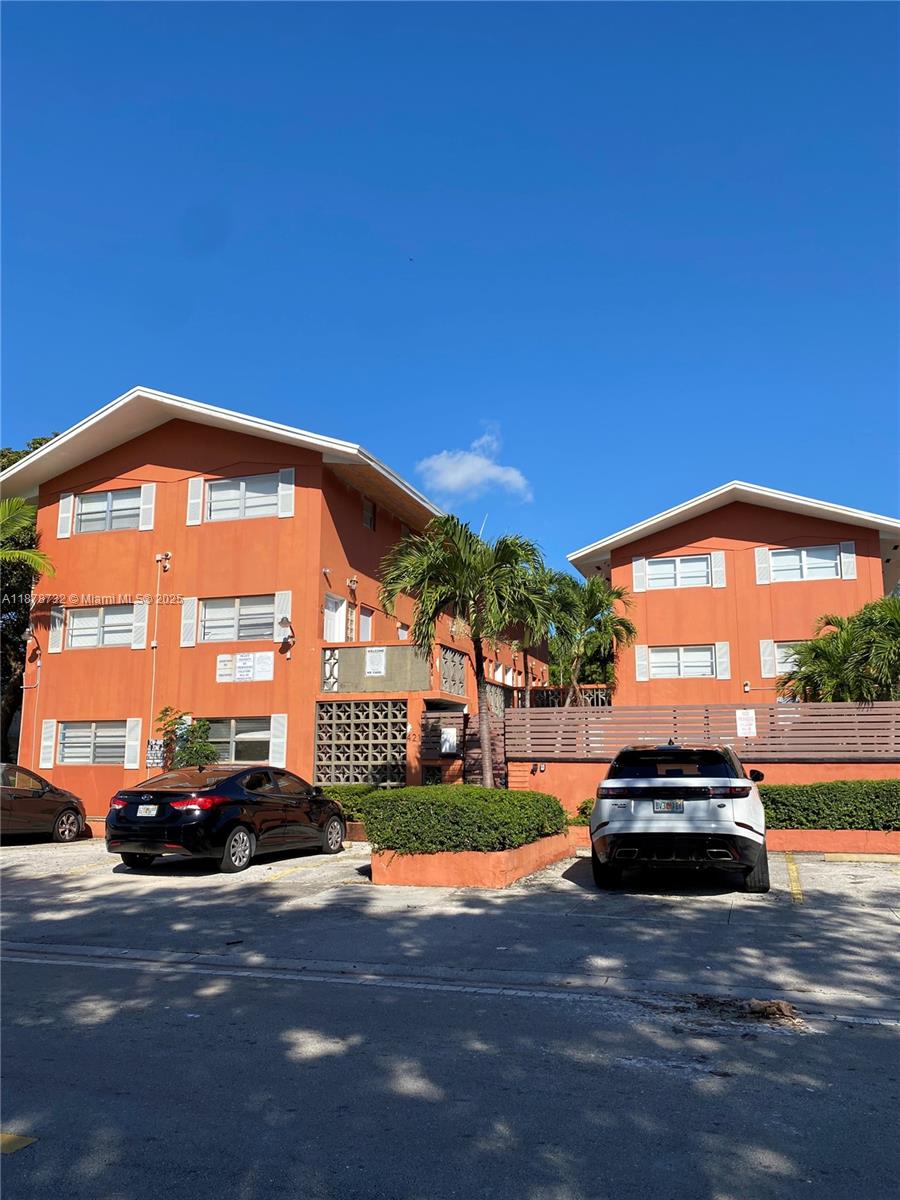 THE BELLAGIO CONDO - Residential