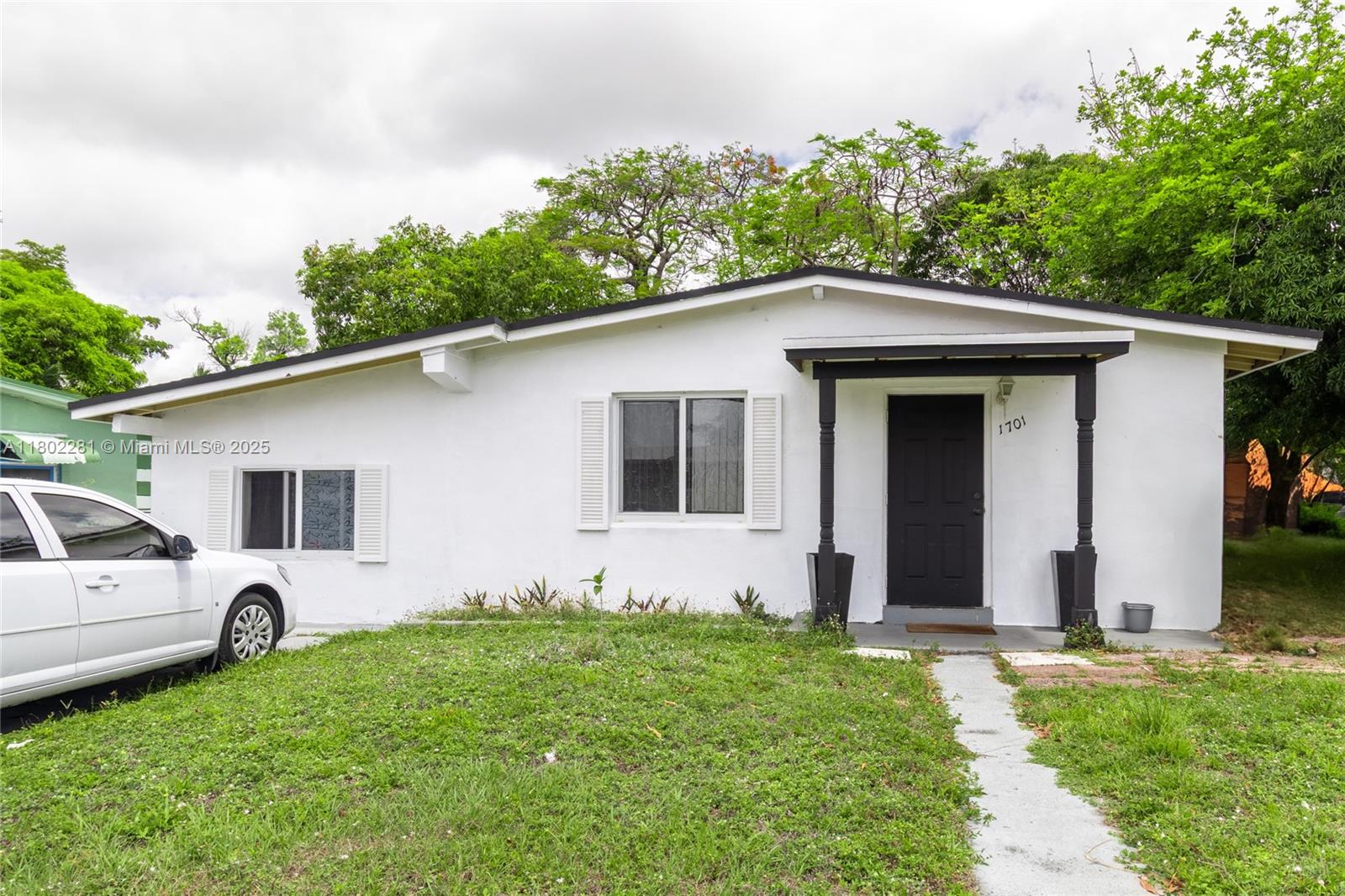1701 Nw 15th Ct, Fort Lauderdale, Broward County, Florida - 4 Bedrooms  
2 Bathrooms - 