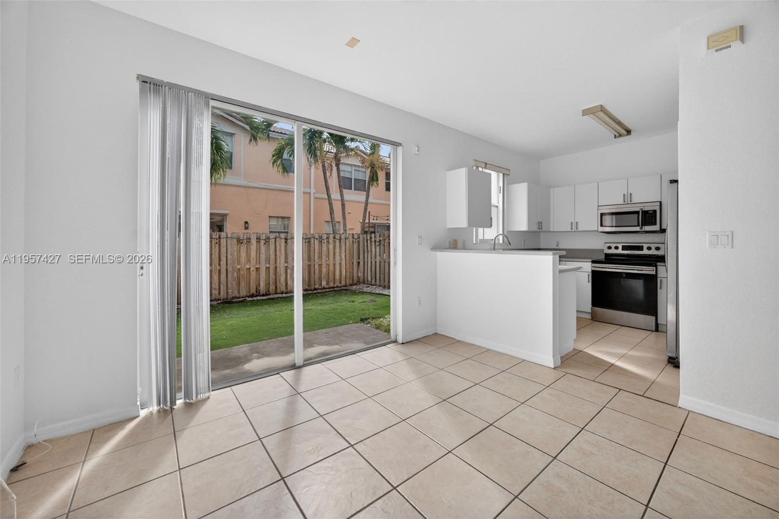 KENDALL BREEZE SOUTH - Residential