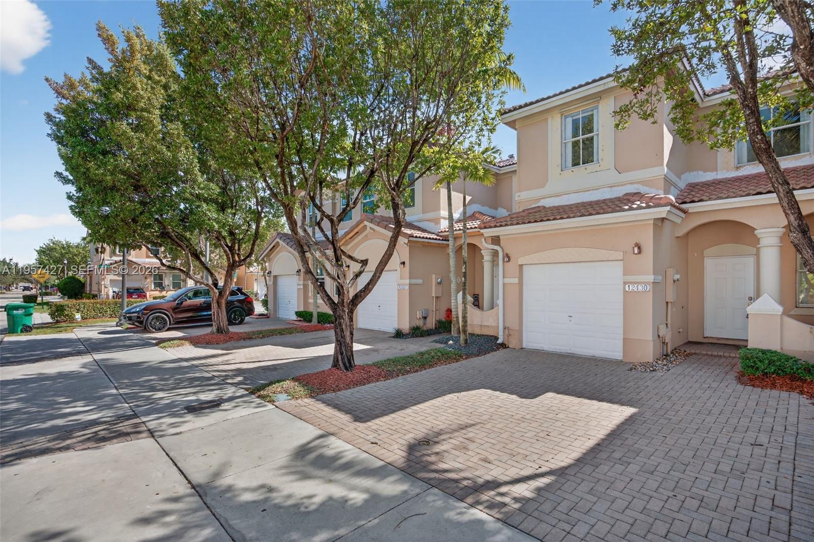 KENDALL BREEZE SOUTH - Residential