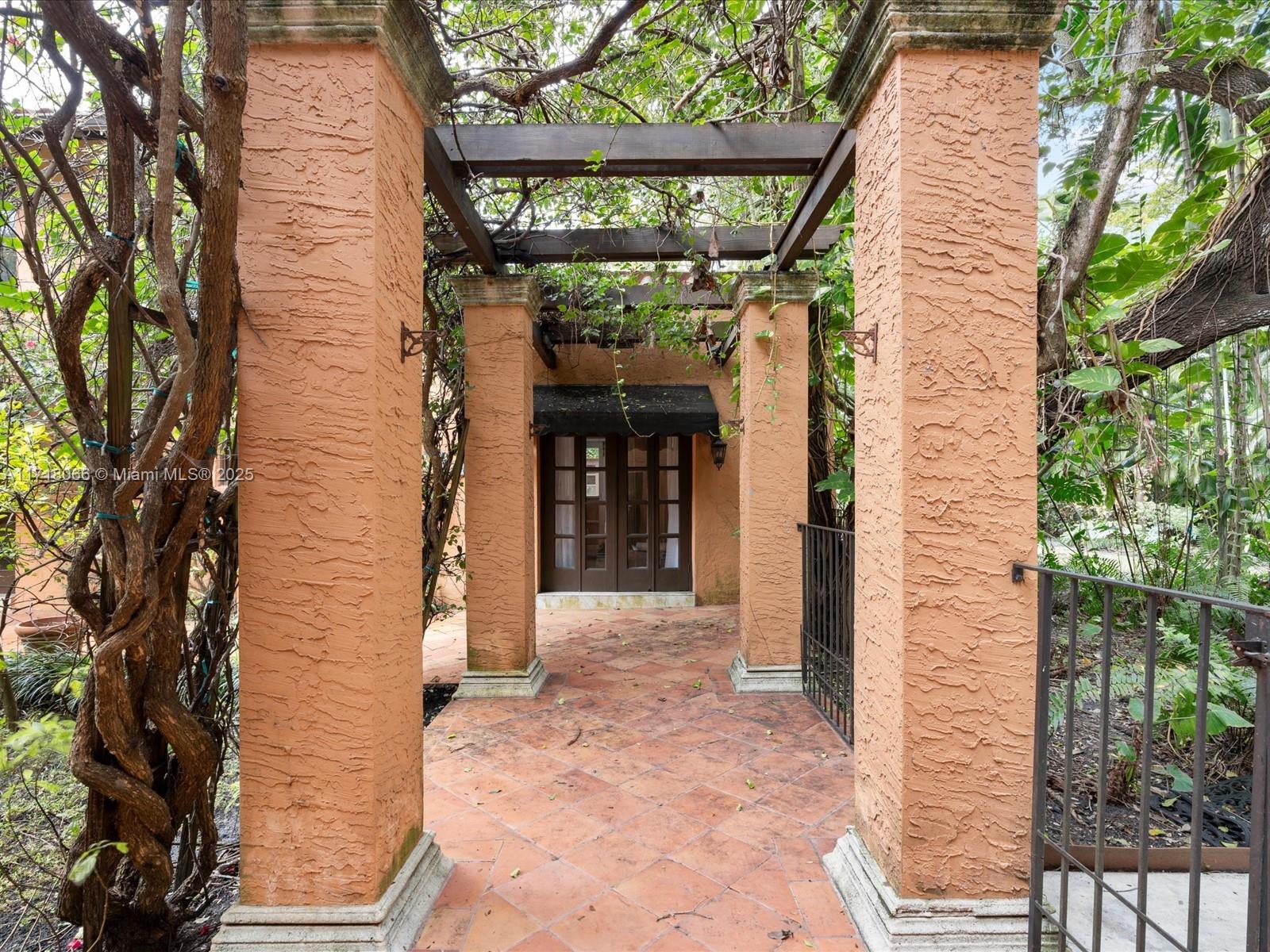 CORAL GABLES SEC C - Residential