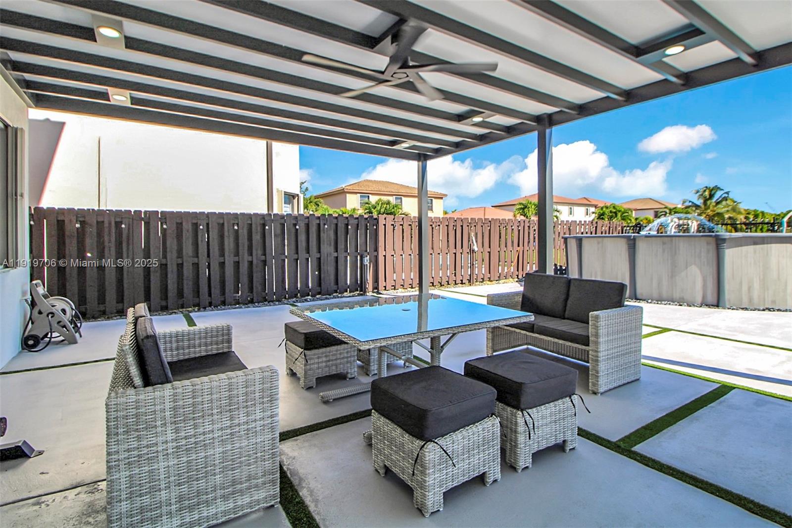 ENCLAVE AT BLACK POINT MA - Residential