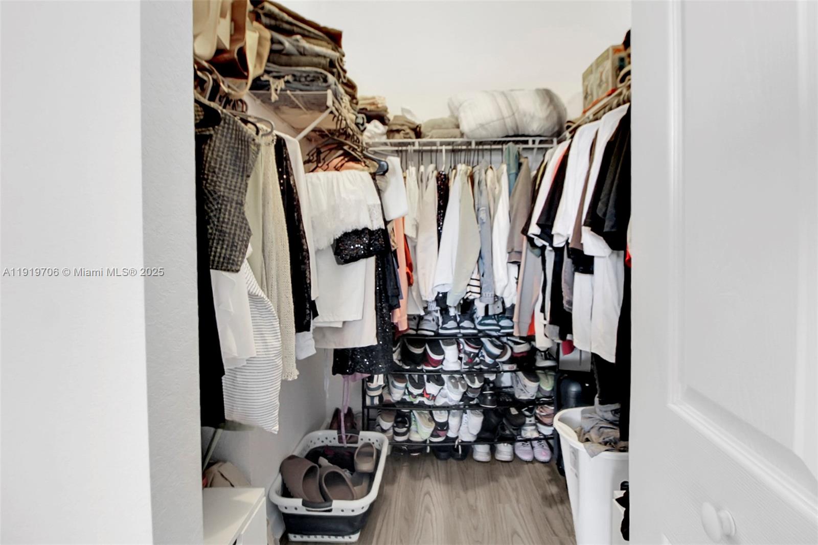 ENCLAVE AT BLACK POINT MA - Residential