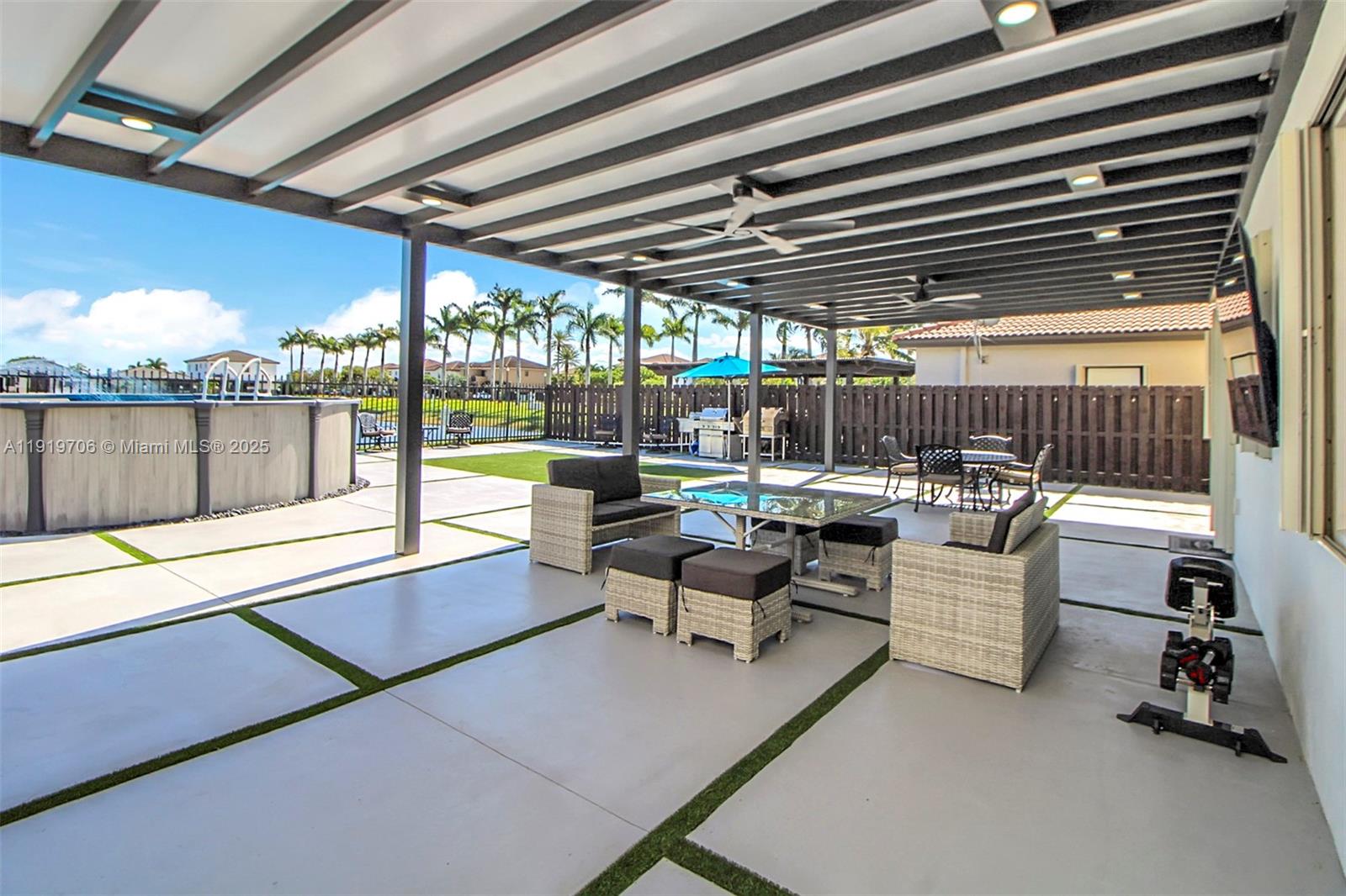 ENCLAVE AT BLACK POINT MA - Residential