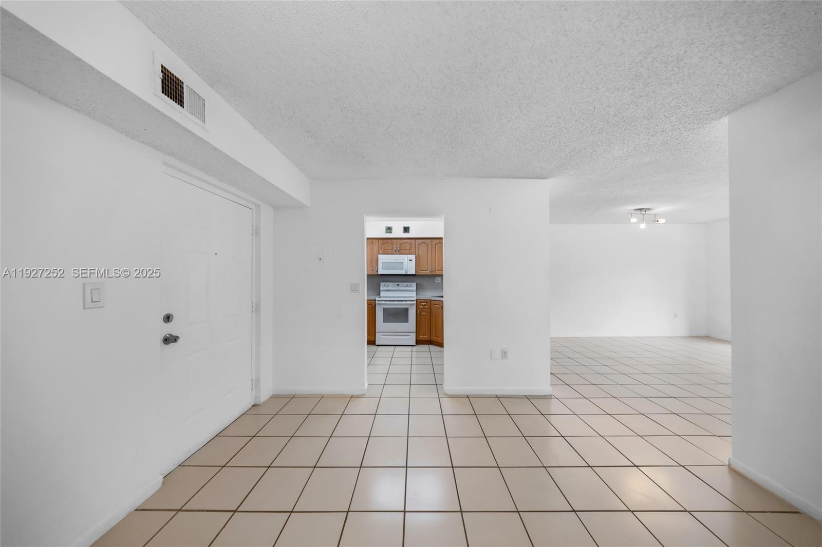 EL PUEBLO DE VERA CONDO - Residential