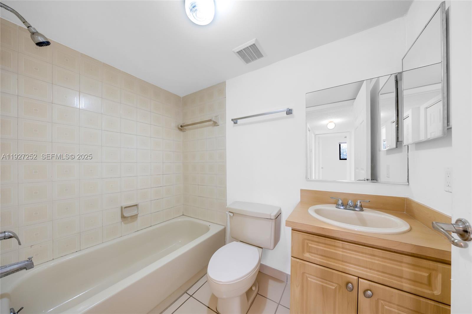 EL PUEBLO DE VERA CONDO - Residential