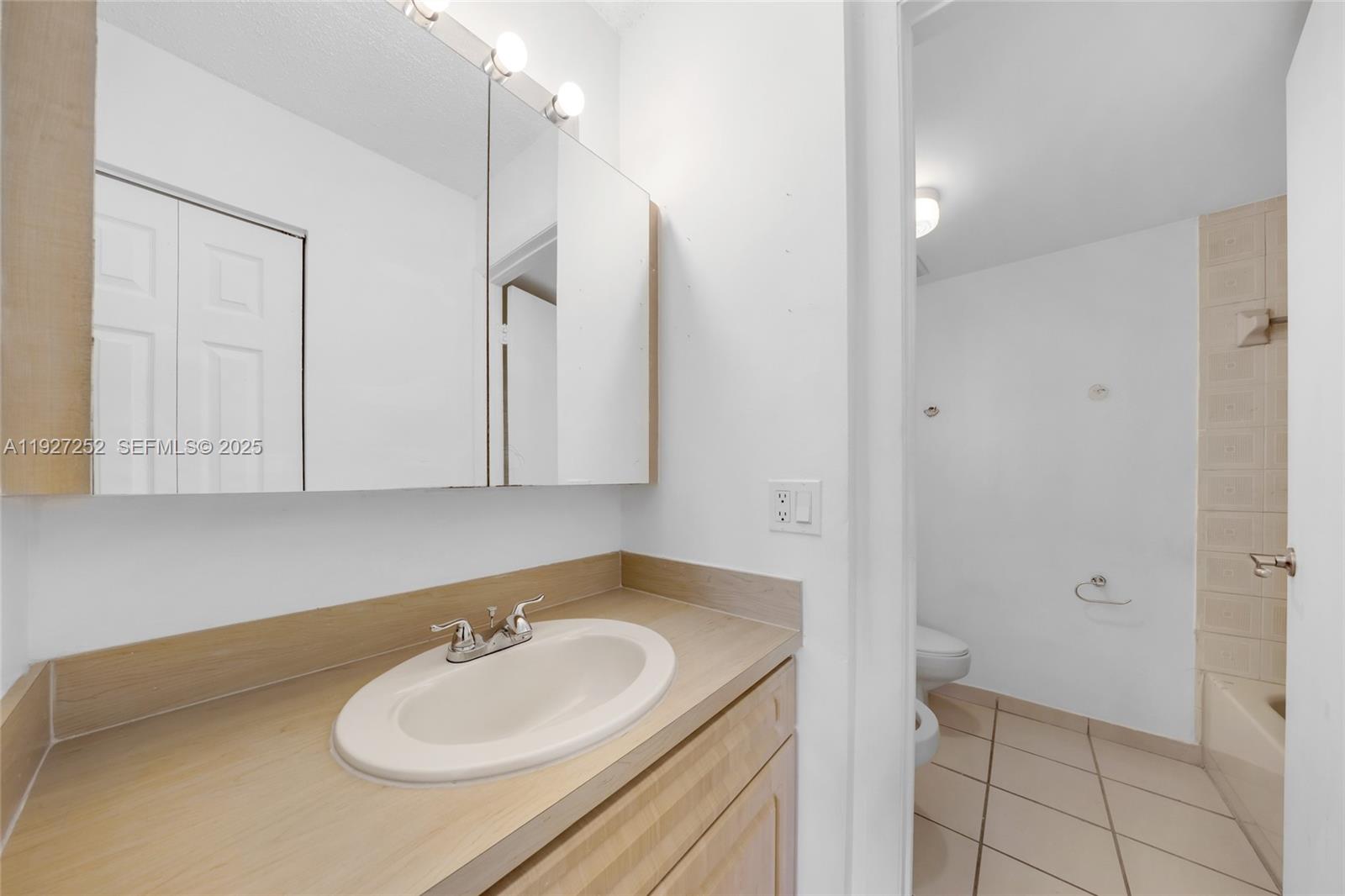 EL PUEBLO DE VERA CONDO - Residential