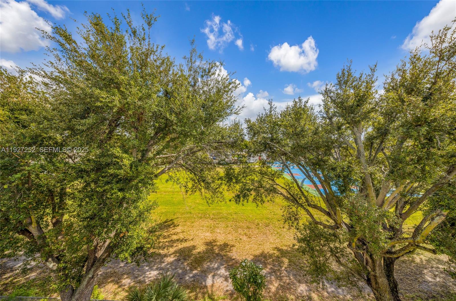 EL PUEBLO DE VERA CONDO - Residential