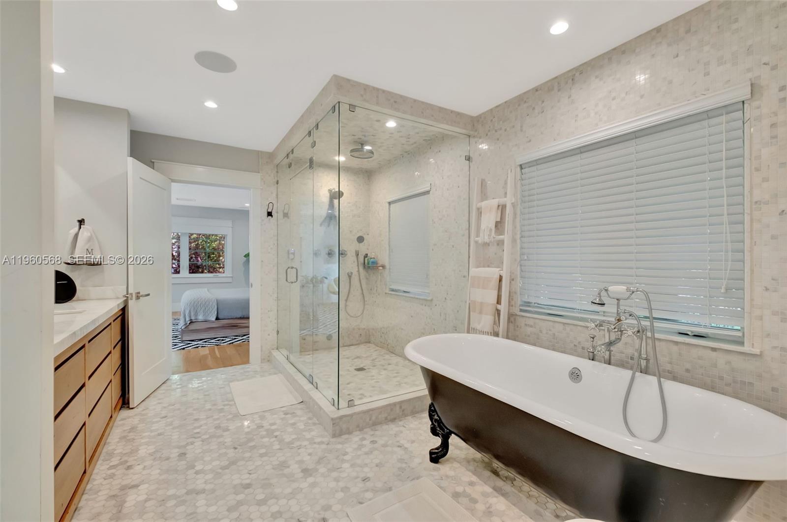 MIAMI SHORES SEC 3 - Residential