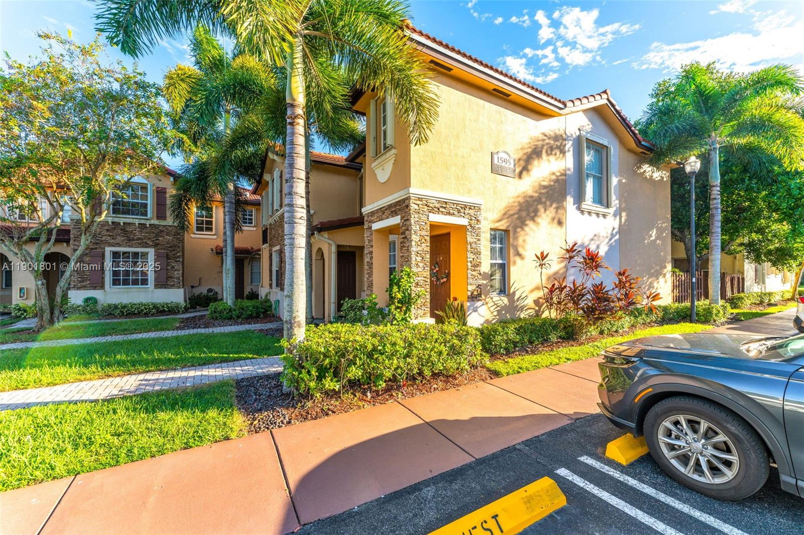 VILLAS AT CARMEL CONDO NO - Residential