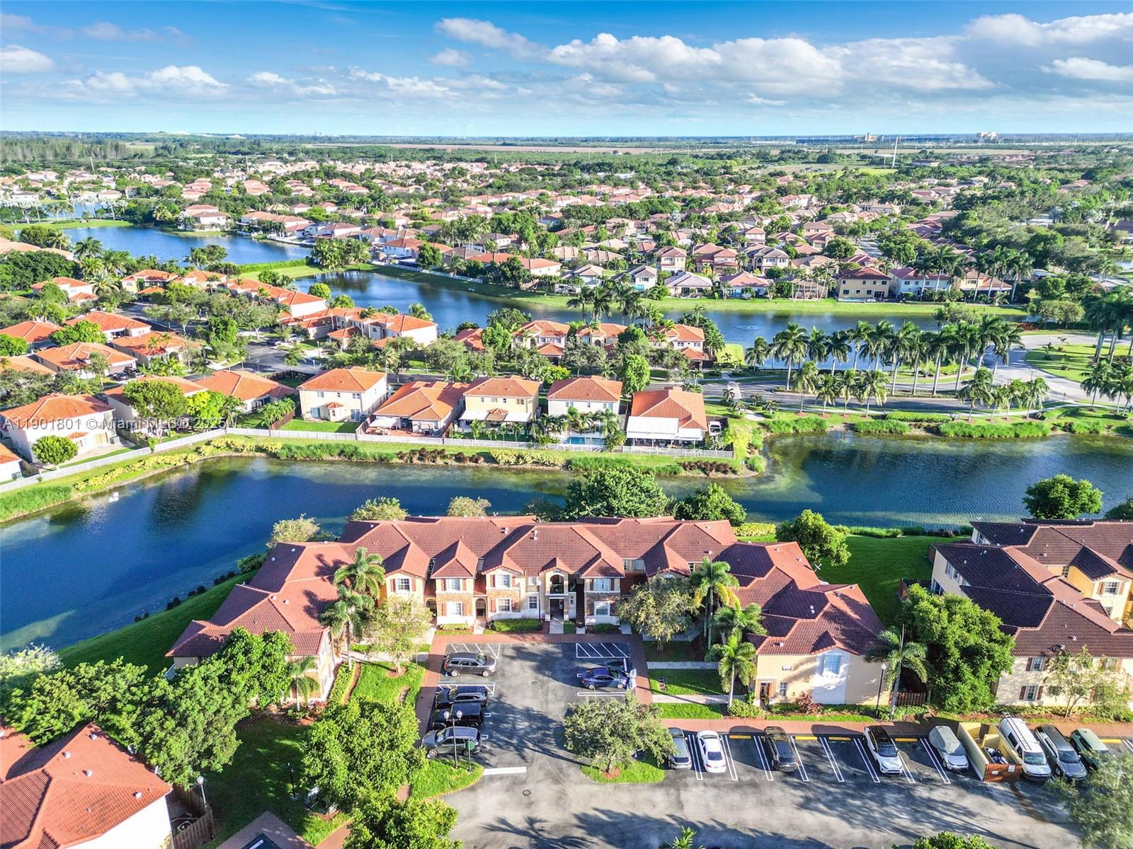 VILLAS AT CARMEL CONDO NO - Residential