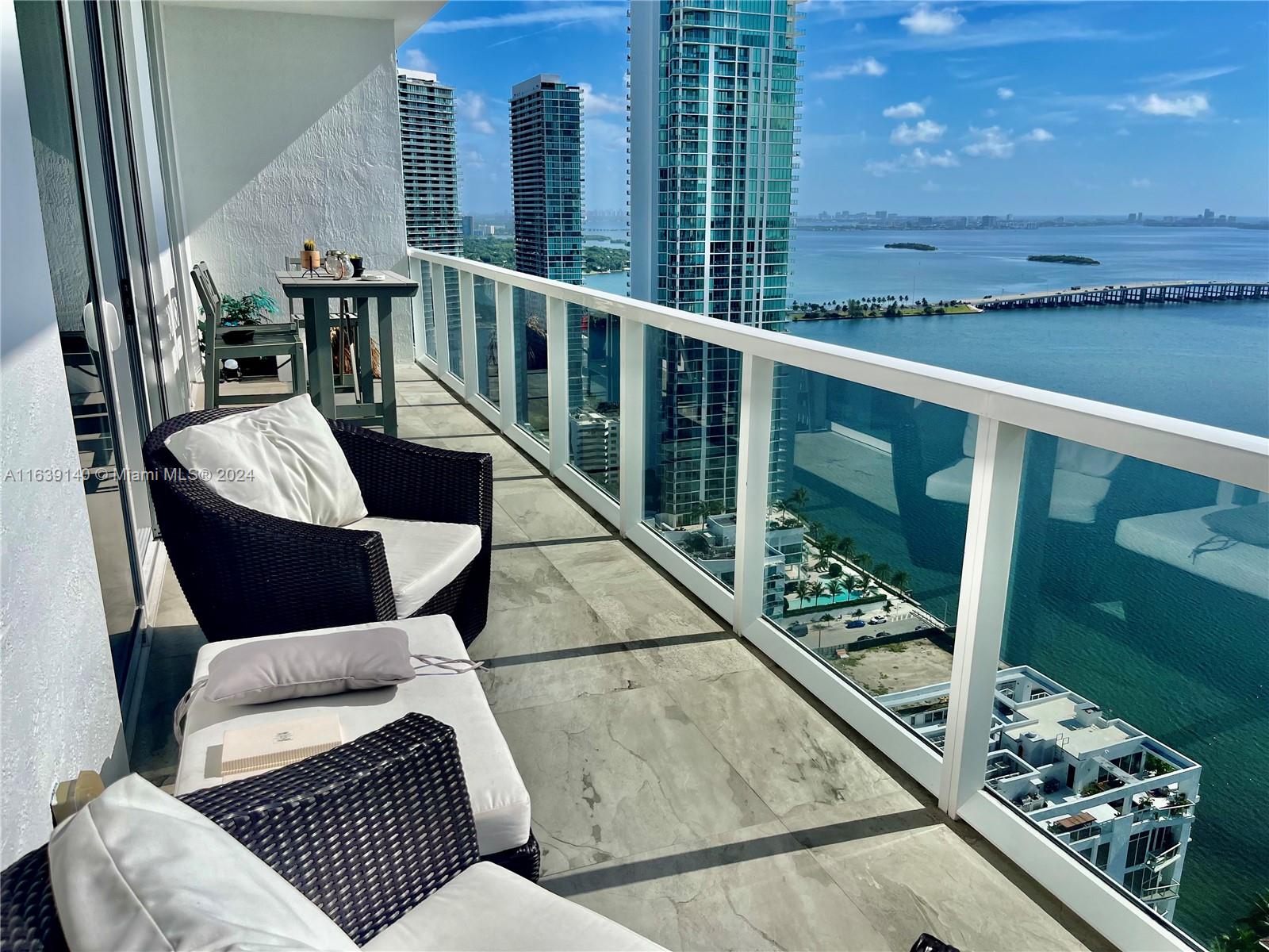 BAY HOUSE - Residential