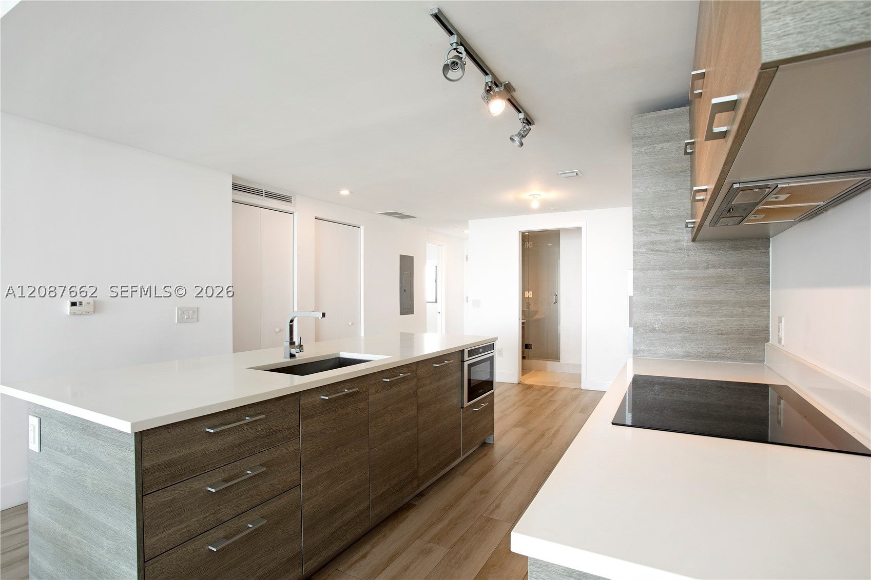 650 NE 32nd St 2802