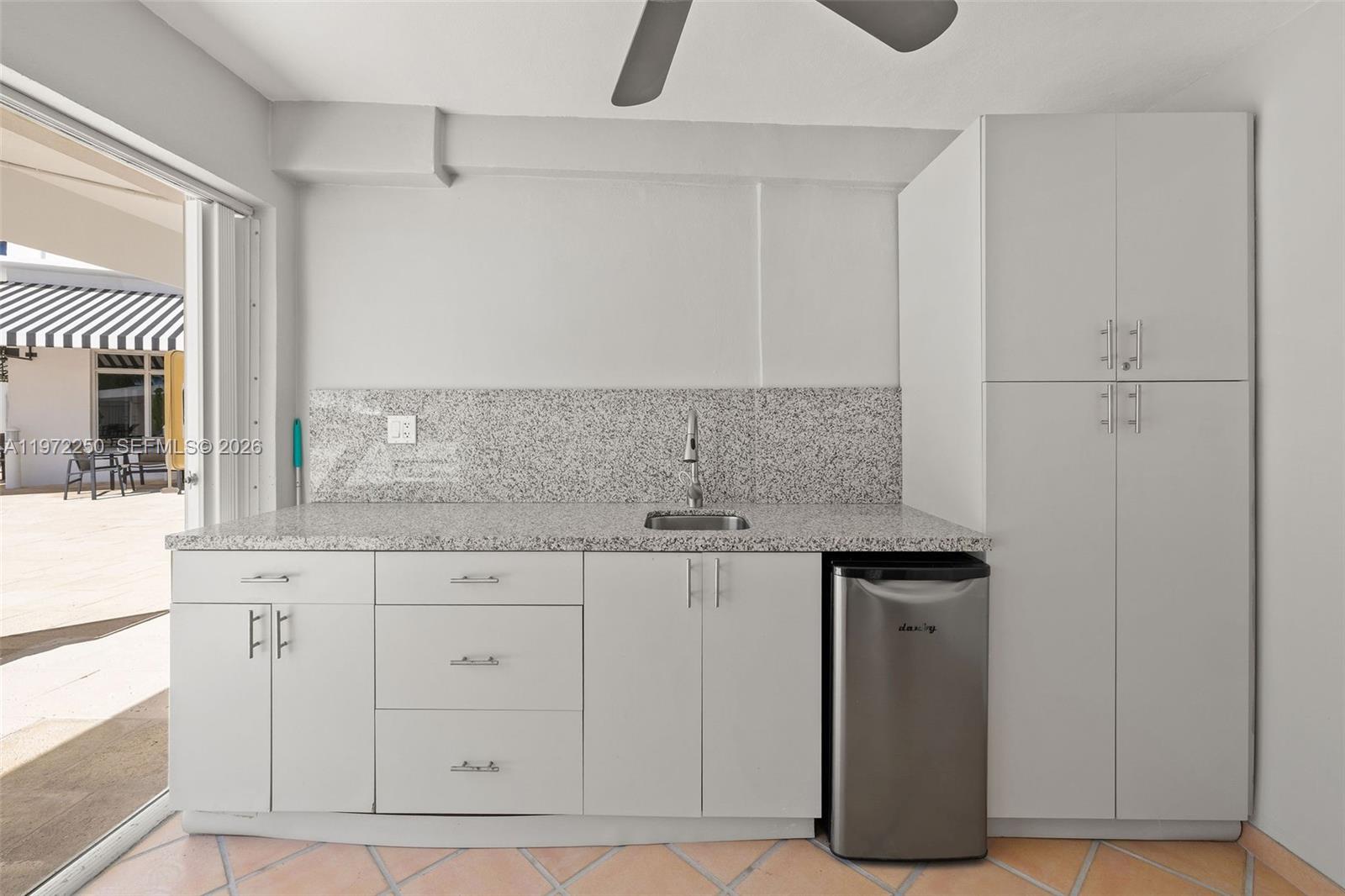 THE EXECUTIVE CONDO - Residential