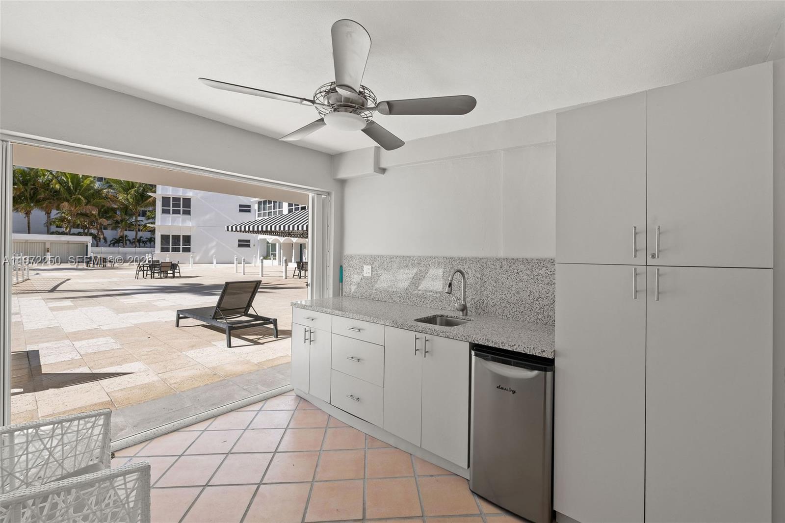 THE EXECUTIVE CONDO - Residential