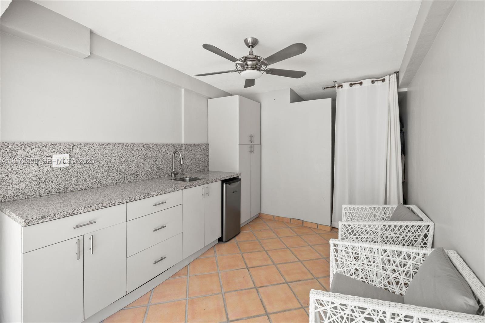 THE EXECUTIVE CONDO - Residential