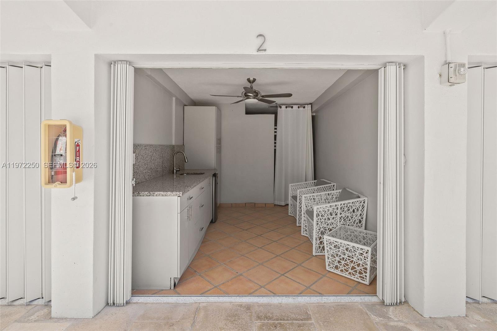 THE EXECUTIVE CONDO - Residential