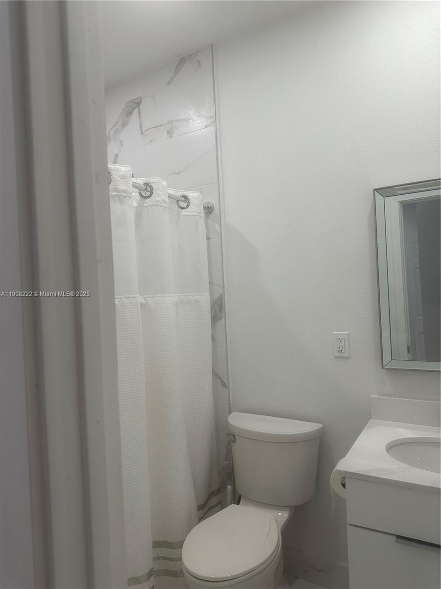 LINDGREN WEST - Residential Lease