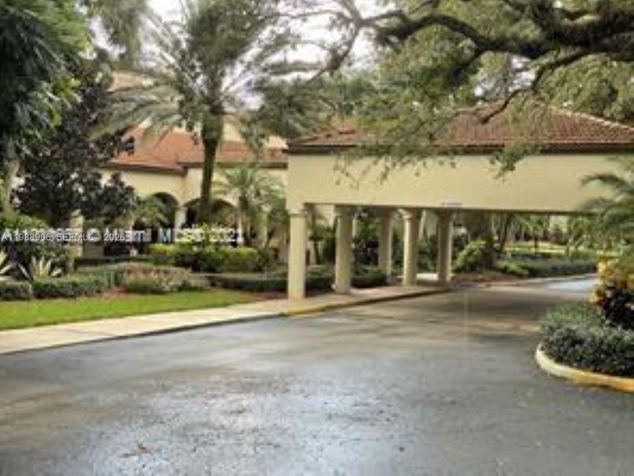 LIVE OAK CONDO ELEVEN - Residential Lease