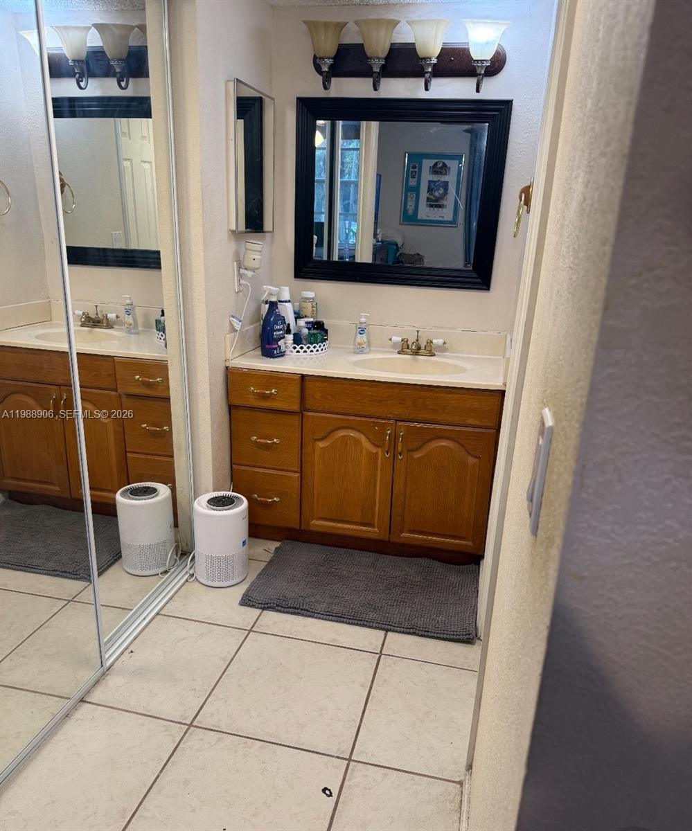 LIVE OAK CONDO ELEVEN - Residential Lease