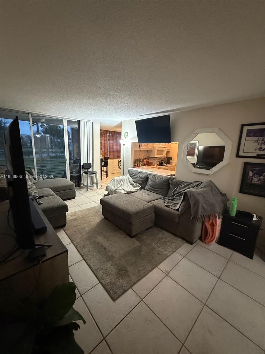 LIVE OAK CONDO ELEVEN - Residential Lease
